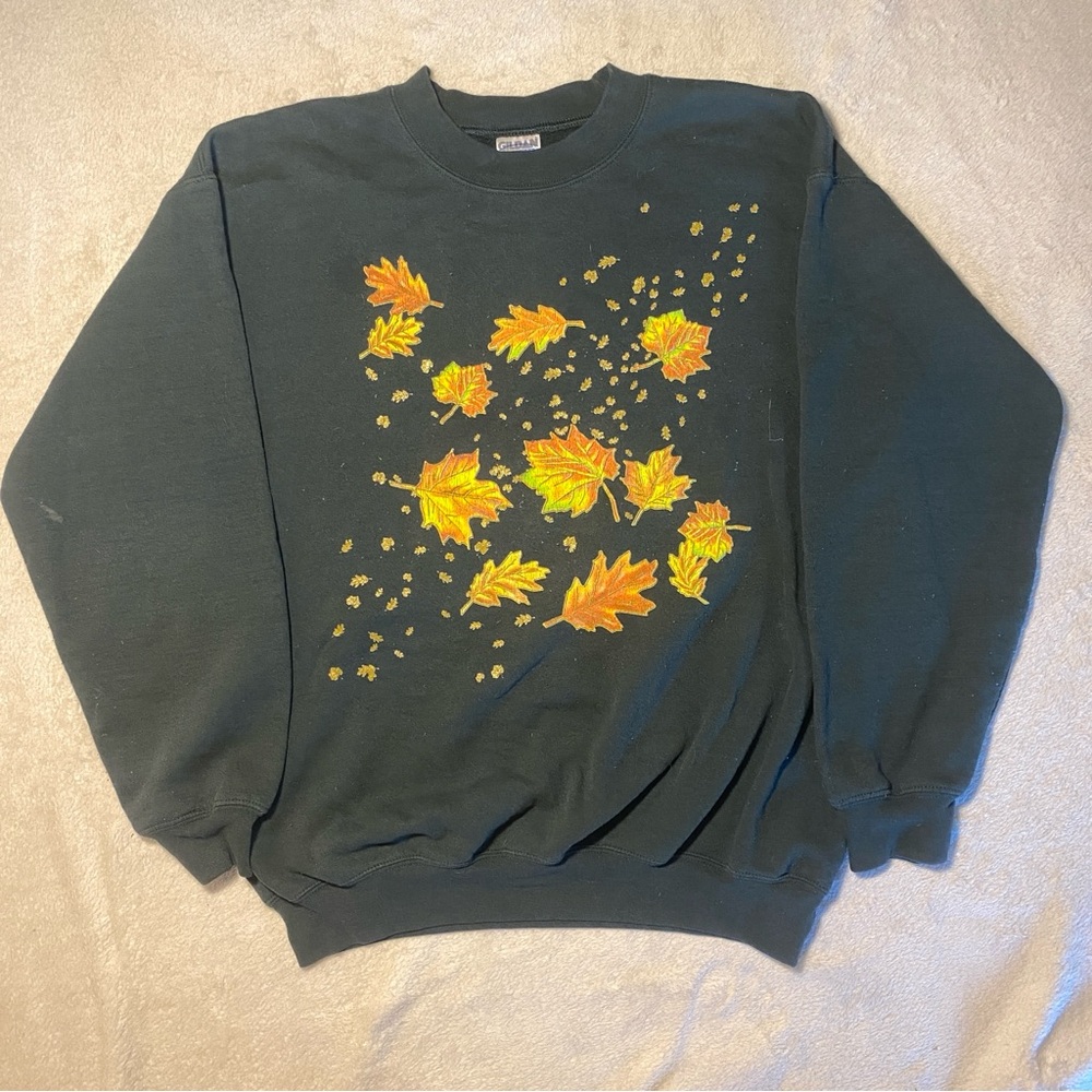 Vintage Gildan Dark Green Crewneck Sweater with Big Leaf Maple Design
